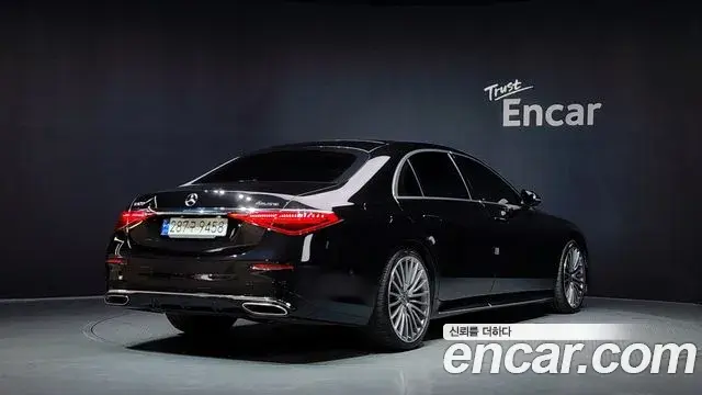 Mercedes-Benz S-Class 2023 — Photo 6/34