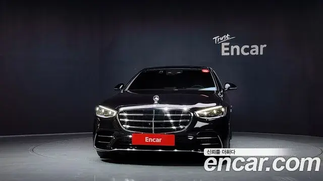 Mercedes-Benz S-Class 2023 — Photo 30/34