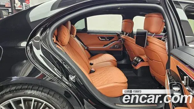 Mercedes-Benz S-Class 2023 — Photo 20/34