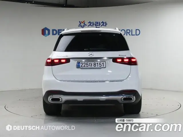Mercedes-Benz GLS-Class 2025 — Photo 9/20