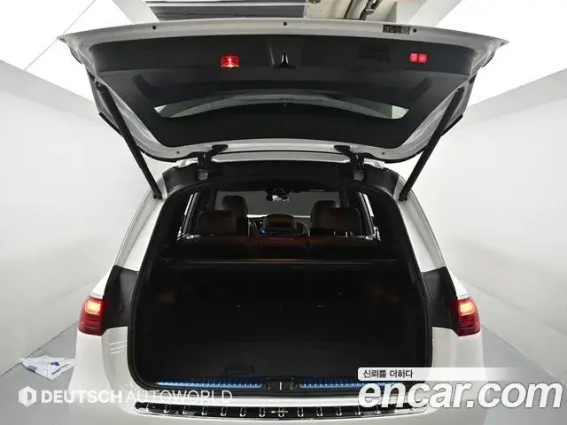 Mercedes-Benz GLS-Class 2025 — Photo 17/20