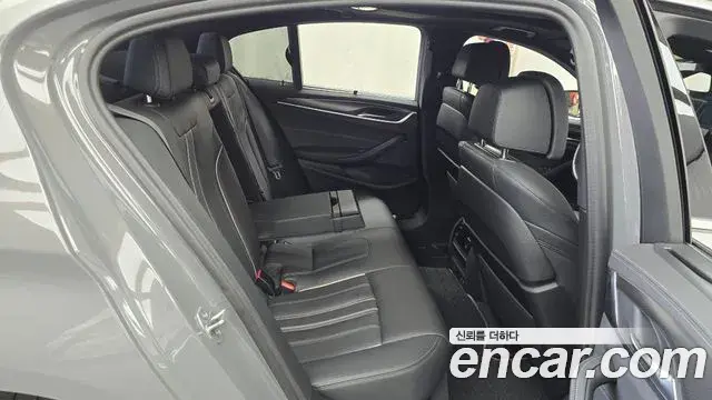 BMW 5 Series 2022 — Şəkil 16/20