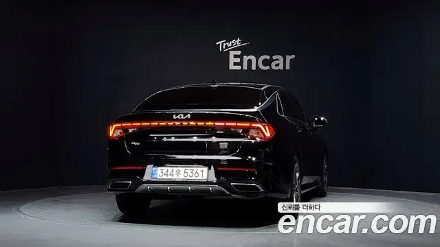 Kia K5 2022 — Şəkil 12/20