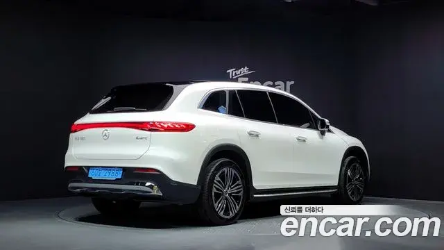 Mercedes-Benz EQS SUV 2024 — ფოტო 18/39