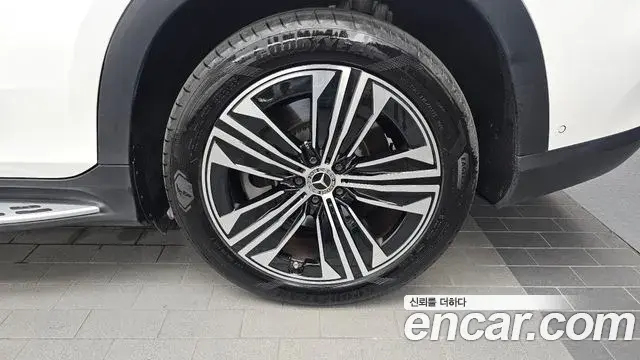 Mercedes-Benz EQS SUV 2024 — ფოტო 14/39