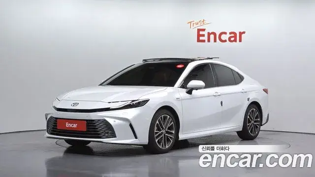 Toyota Camry 2025 — Şəkil 13/20