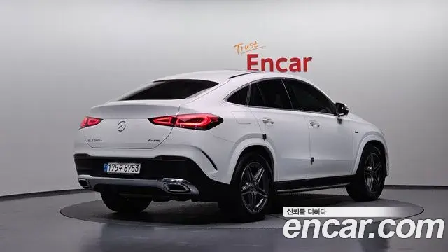 Mercedes-Benz GLE-Class 2021 — Фото 2/20
