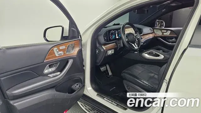 Mercedes-Benz GLE-Class 2021 — Фото 10/20