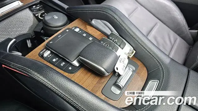 Mercedes-Benz GLE-Class 2021 — Фото 15/20