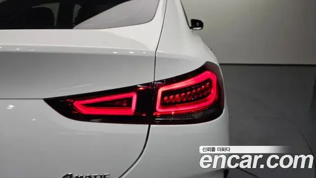 Mercedes-Benz GLE-Class 2021 — ფოტო 28/31