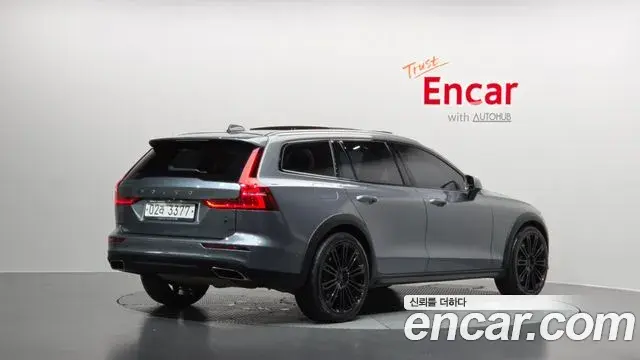 Volvo V60 Cross Country 2019 — Şəkil 7/20