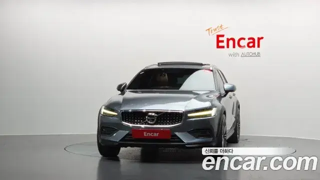 Volvo V60 Cross Country 2019 — Şəkil 12/20