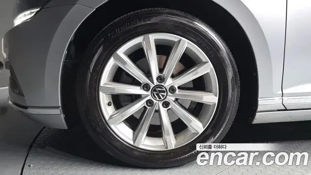 Volkswagen Passat GT 2021 — Şəkil 17/20