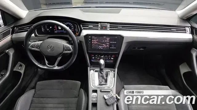 Volkswagen Passat GT 2021 — Şəkil 18/20