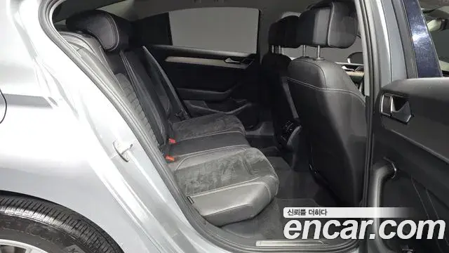 Volkswagen Passat GT 2021 — Şəkil 9/20