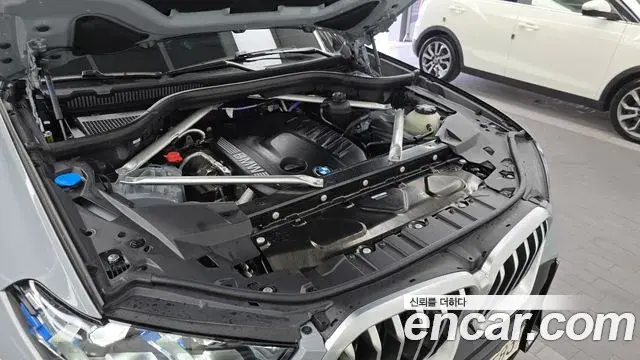 BMW X6 2025 — ფოტო 17/20
