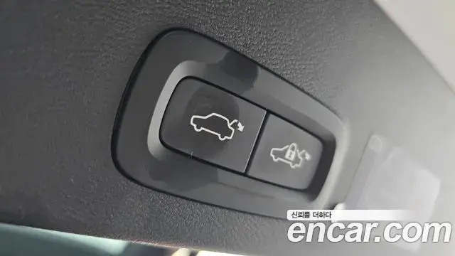 Volvo XC40 2022 — Şəkil 18/32