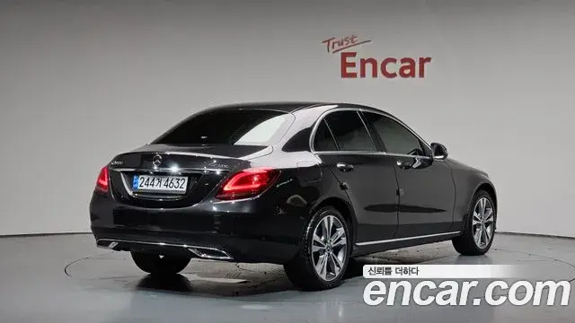 Mercedes-Benz C-Class 2020 — Фото 2/20