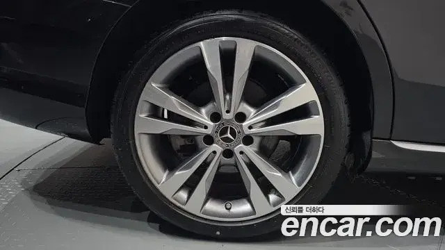 Mercedes-Benz C-Class 2020 — ფოტო 31/34