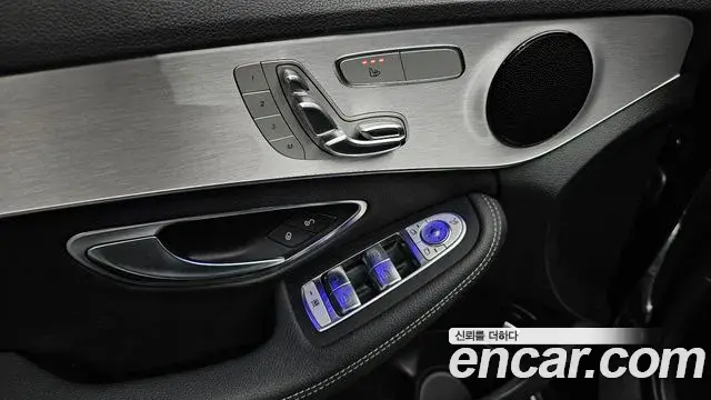 Mercedes-Benz C-Class 2020 — ფოტო 25/34