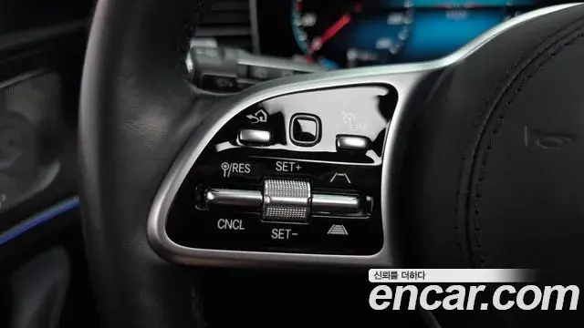 Mercedes-Benz GLE-Class 2022 — Фото 18/20