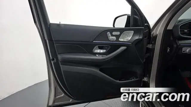 Mercedes-Benz GLE-Class 2022 — Photo 11/35