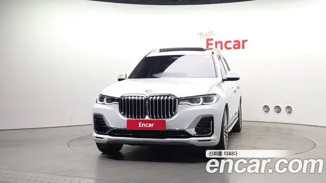 BMW X7 2022 — Photo 13/37