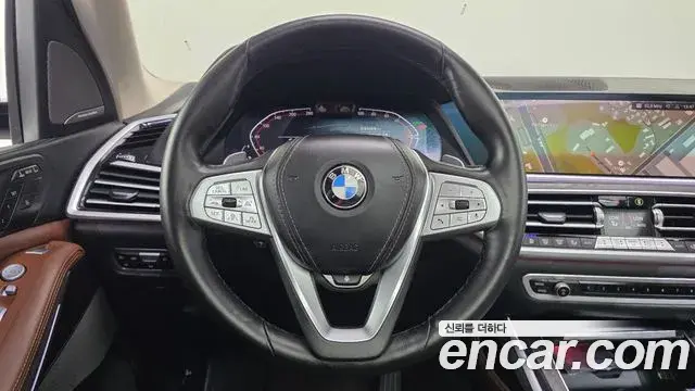 BMW X7 2022 — Photo 34/37