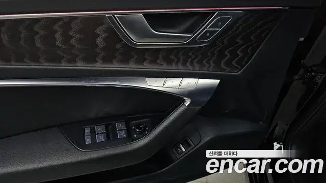 Audi A6 2021 — Фото 18/20