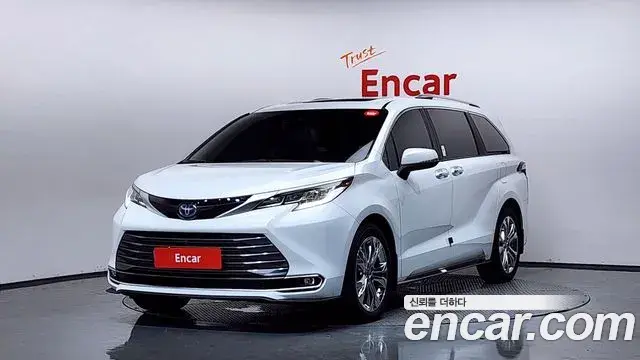 Toyota Sienna 2022 — ფოტო 37/37