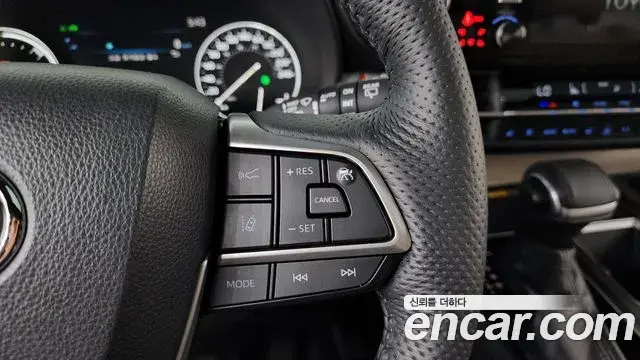 Toyota Sienna 2022 — ფოტო 16/37