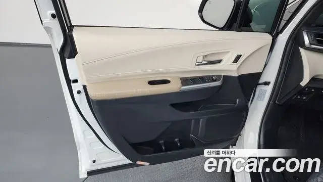 Toyota Sienna 2022 — ფოტო 29/37