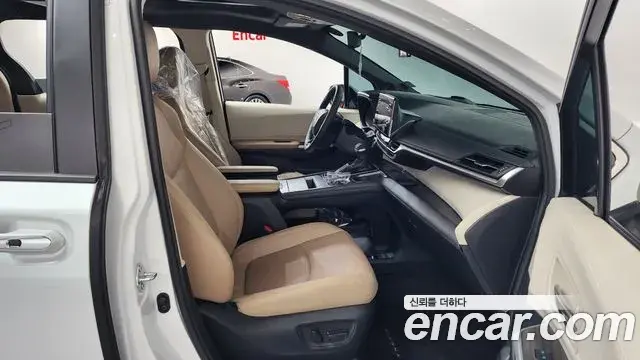 Toyota Sienna 2022 — ფოტო 27/37