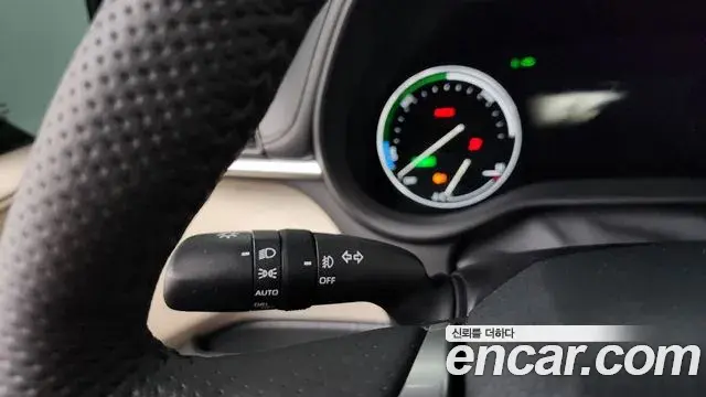 Toyota Sienna 2022 — ფოტო 22/37