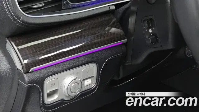 Mercedes-Benz GLE-Class 2023 — Фото 14/20