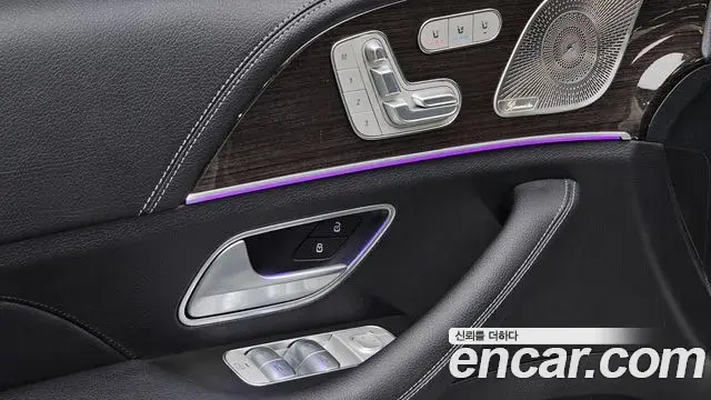 Mercedes-Benz GLE-Class 2023 — Фото 17/20