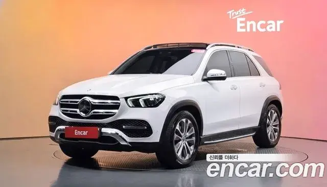 Mercedes-Benz GLE-Class 2023 — Фото 1/20