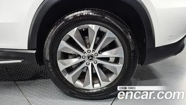 Mercedes-Benz GLE-Class 2023 — Photo 19/33