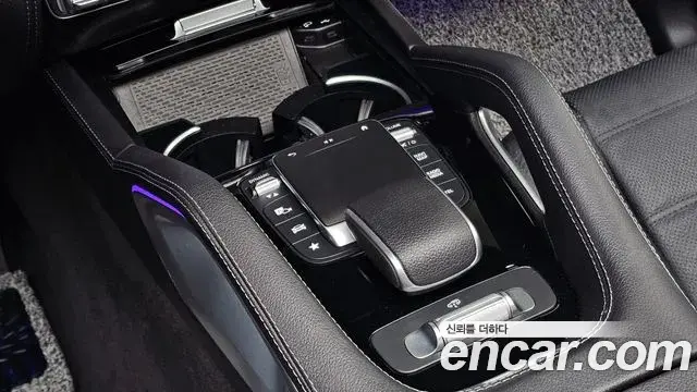 Mercedes-Benz GLE-Class 2023 — Photo 31/33