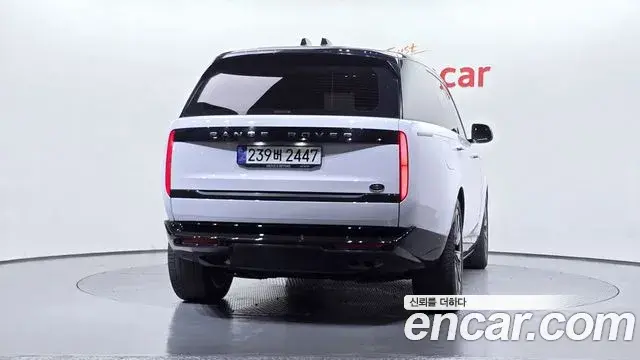 Land Rover Range Rover 2023 — Photo 18/20