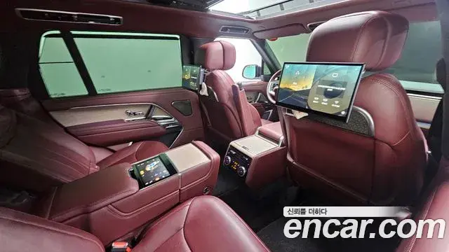 Land Rover Range Rover 2023 — Photo 14/20