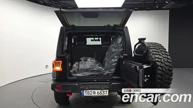 Jeep Wrangler 2023 — Photo 28/30
