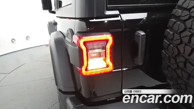 Jeep Wrangler 2023 — Photo 18/30