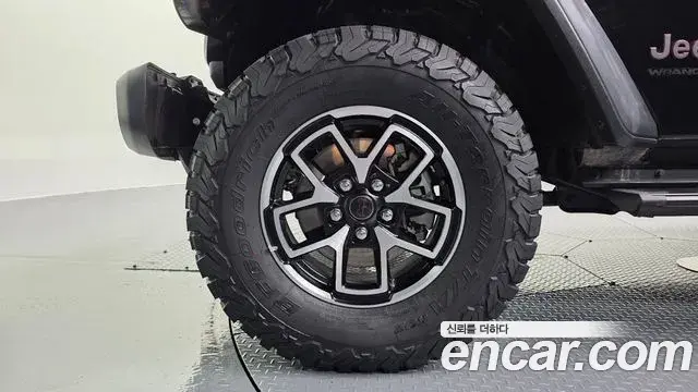 Jeep Wrangler 2025 — Photo 30/33