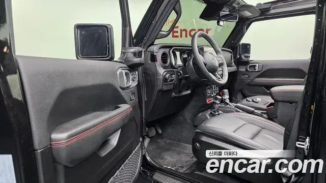 Jeep Wrangler 2025 — Photo 31/33