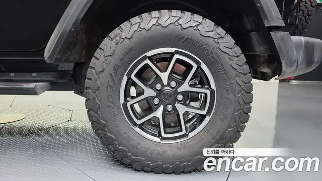 Jeep Wrangler 2025 — Photo 18/33