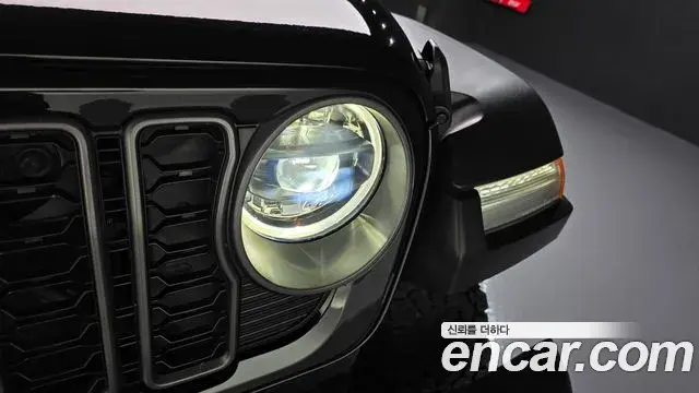 Jeep Wrangler 2025 — Photo 24/33
