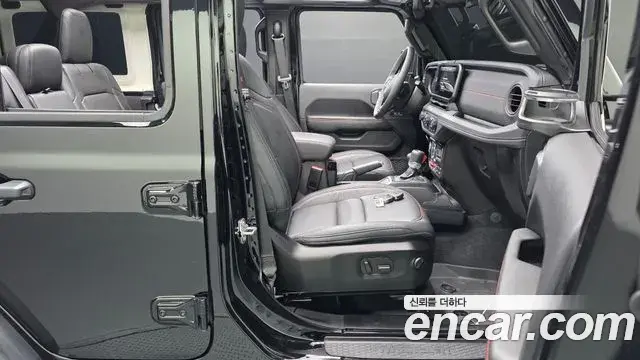Jeep Wrangler 2025 — Photo 20/33
