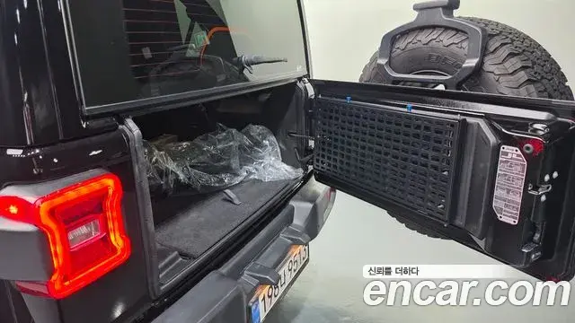 Jeep Wrangler 2025 — Photo 4/33