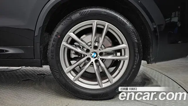 BMW X3 2021 — Photo 31/37